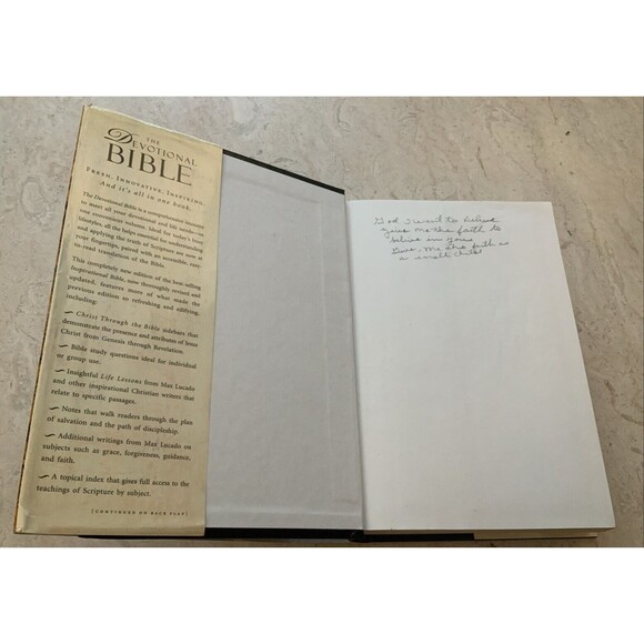 THE DEVOTIONAL BIBLE: EXPERIENCING THE HEART OF JESUS By Max Lucado - Hardcover - Picture 3 of 13